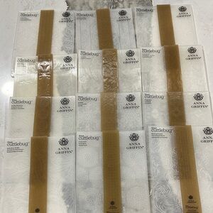 Anna Griffin Cuttlebug Embossing Folders - Gold and White Set